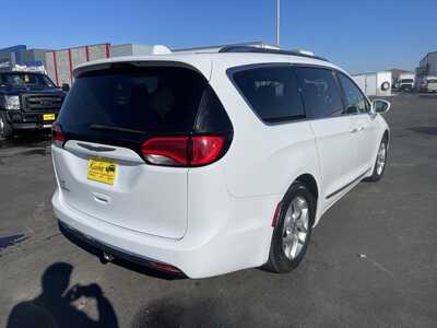 2018 Chrysler Pacifica, $11987. Photo 8