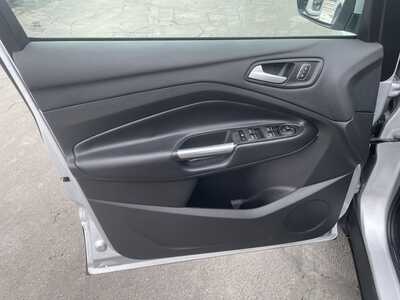 2019 Ford Escape, $9995. Photo 11