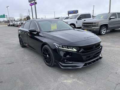 2021 Honda Accord, $25935. Photo 2
