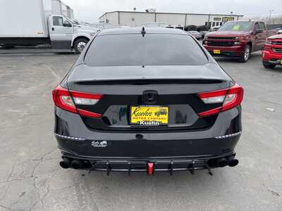 2021 Honda Accord, $25935. Photo 7