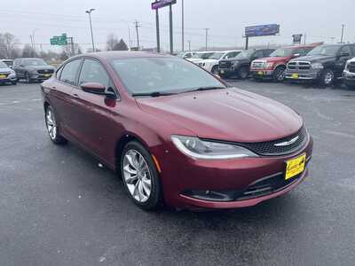 2015 Chrysler 200, $8995. Photo 2