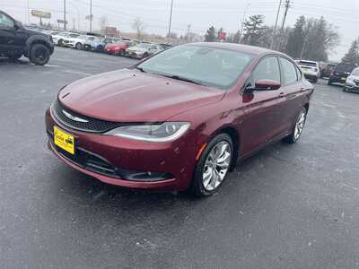 2015 Chrysler 200, $8995. Photo 4