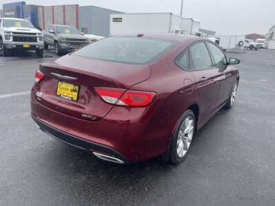 2015 Chrysler 200, $8995. Photo 8
