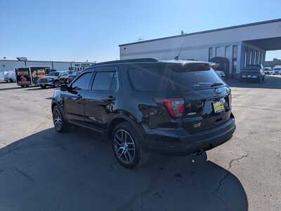 2019 Ford Explorer, $20000. Photo 4