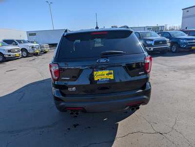 2019 Ford Explorer, $20000. Photo 5