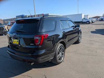 2019 Ford Explorer, $20000. Photo 6