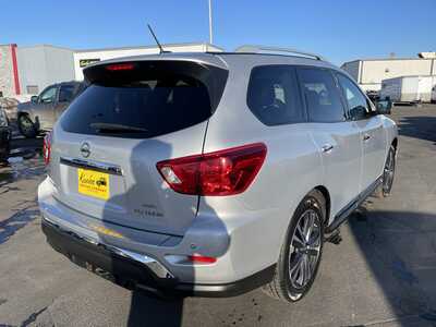 2018 Nissan Pathfinder, $15997. Photo 8