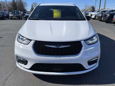 2025 Chrysler Pacifica, $32983. Photo 3