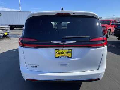 2025 Chrysler Pacifica, $32983. Photo 7