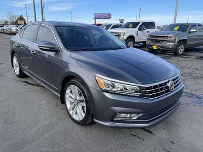 2017 Volkswagen Passat, $12985. Photo 2