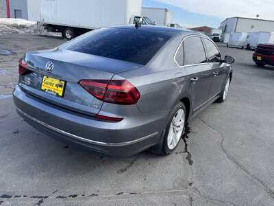 2017 Volkswagen Passat, $12985. Photo 7
