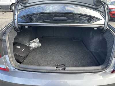 2017 Volkswagen Passat, $12985. Photo 8