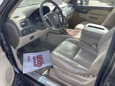 2011 Chevrolet Suburban, $7495. Photo 12