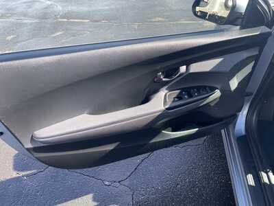 2019 Hyundai Veloster, $12977. Photo 10