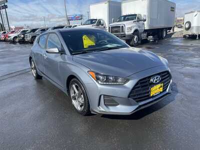 2019 Hyundai Veloster, $12977. Photo 2