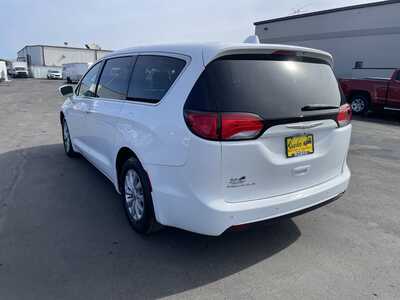2018 Chrysler Pacifica, $14900. Photo 6
