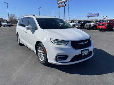 2022 Chrysler Pacifica, $19995. Photo 2