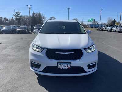 2022 Chrysler Pacifica, $19995. Photo 3