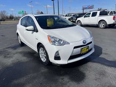 2014 Toyota Prius, $8995. Photo 2