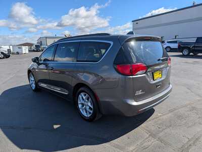 2017 Chrysler Pacifica, $12995. Photo 6