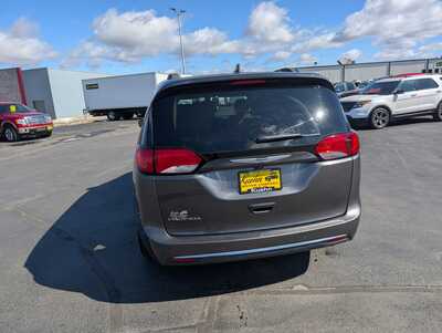 2017 Chrysler Pacifica, $12995. Photo 7