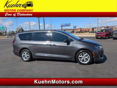 2017 Chrysler Pacifica, $12995. Photo 1