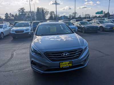 2017 Hyundai Sonata, $8995. Photo 3