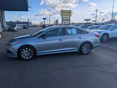 2017 Hyundai Sonata, $8995. Photo 5