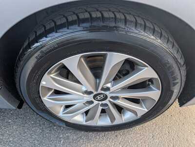 2017 Hyundai Sonata, $8995. Photo 9