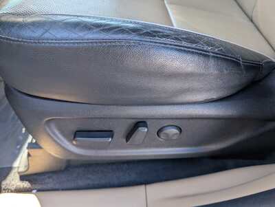 2016 Kia Sedona, $13987. Photo 12