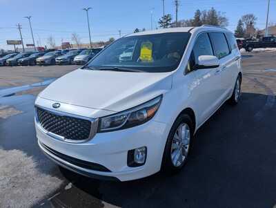 2016 Kia Sedona, $13987. Photo 4