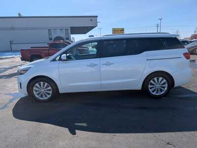 2016 Kia Sedona, $13987. Photo 5
