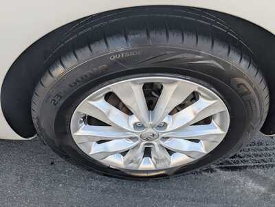 2016 Kia Sedona, $13987. Photo 9