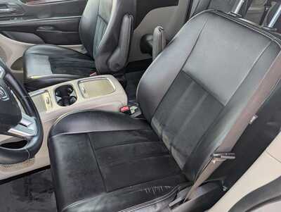 2018 Dodge Caravan, Grand, $11987. Photo 11