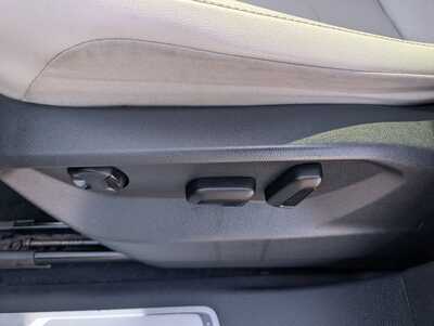 2019 Volkswagen Tiguan, $16937. Photo 12