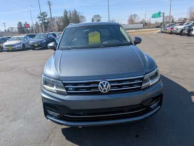 2019 Volkswagen Tiguan, $16937. Photo 3