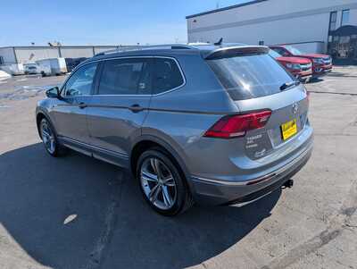 2019 Volkswagen Tiguan, $16937. Photo 6