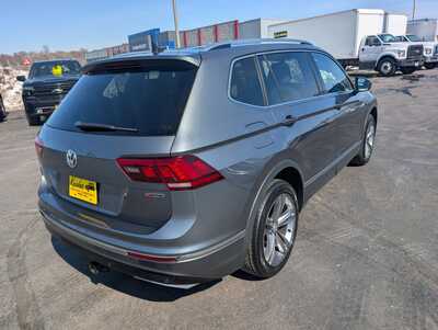 2019 Volkswagen Tiguan, $16937. Photo 8