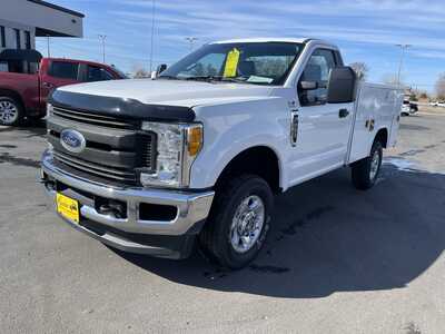 2017 Ford F250 Reg Cab, $26947. Photo 4