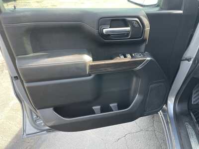 2020 Chevrolet 1500 Crew Cab, $27495. Photo 12