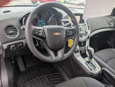 2016 Chevrolet Cruze, $9995. Photo 12