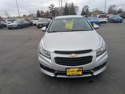 2016 Chevrolet Cruze, $9995. Photo 3