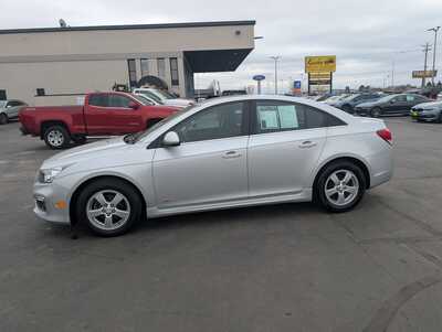 2016 Chevrolet Cruze, $9995. Photo 5