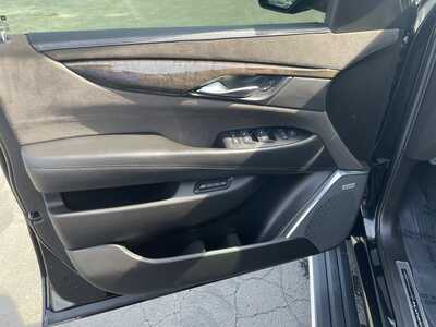 2016 Cadillac Escalade, $31985. Photo 11