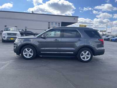 2016 Ford Explorer, $11495. Photo 5