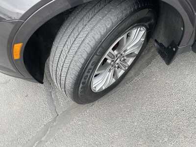 2017 Cadillac XT5, $16900. Photo 10