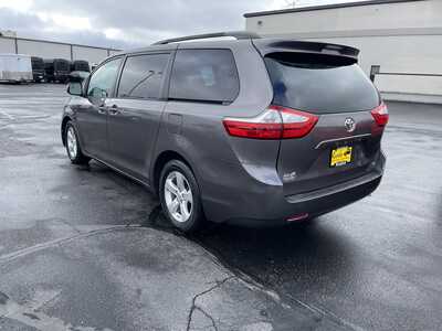 2015 Toyota Sienna, $17995. Photo 6