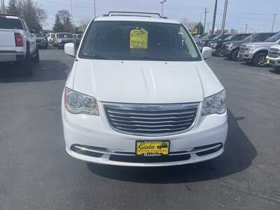 2016 Chrysler Town & Country, $25993. Photo 3