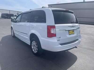 2016 Chrysler Town & Country, $25993. Photo 6