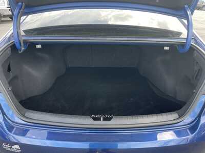 2019 Hyundai Sonata, $16986. Photo 9